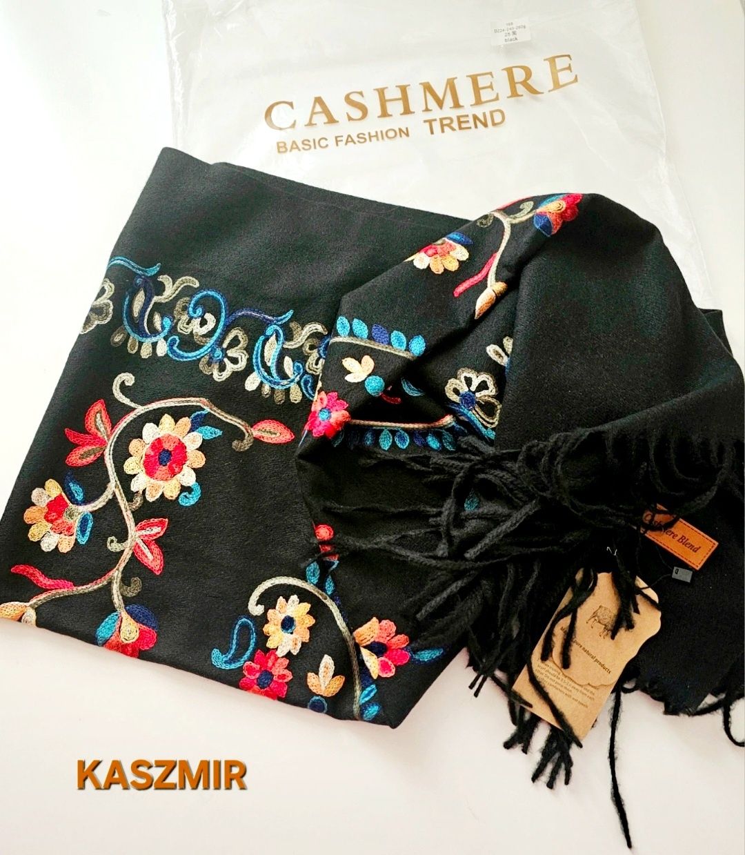 Szal z prawdziwego kaszmiru z haftem