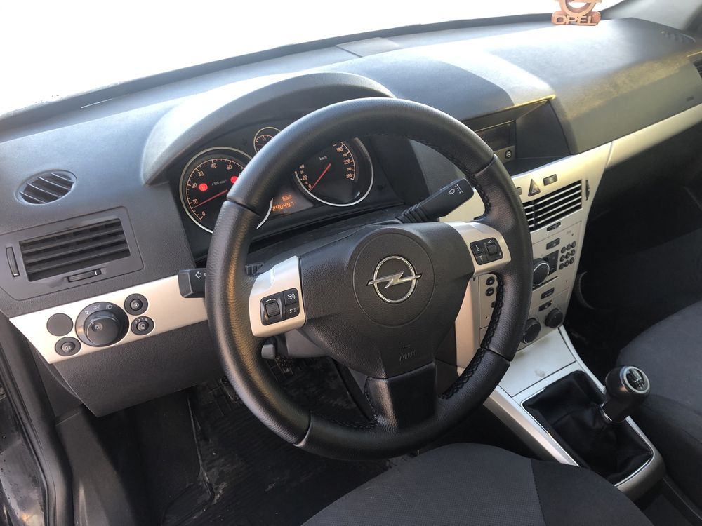 Продам Opel Astra H 2008