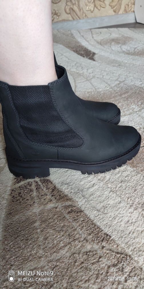 Timberland , жіночі челсі.38 розмір.