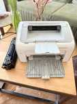 Sprzedam drukarkę HP LaserJet P1102 oryginalny toner + NOWY toner HP