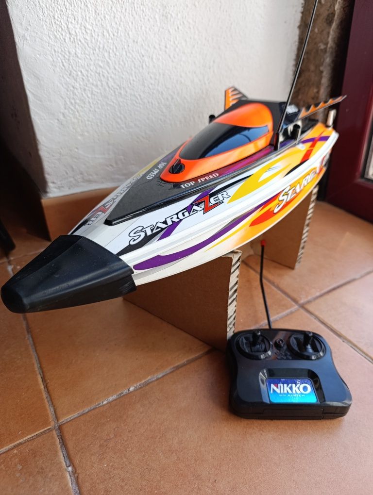 Barco telecomandado Nikko Stargazer