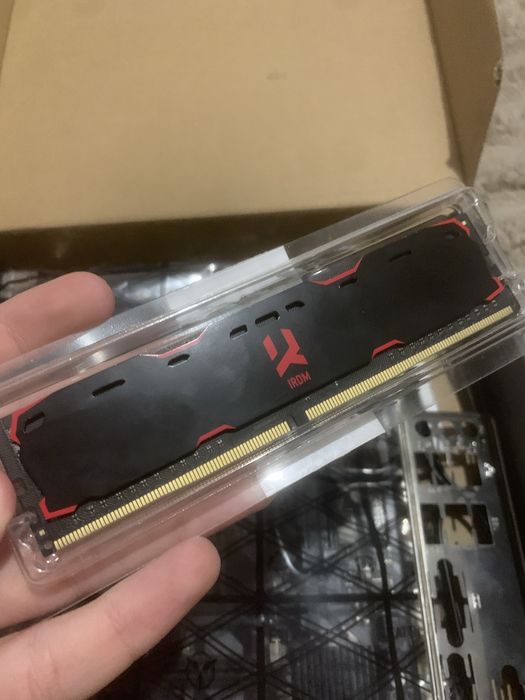 Оперативна память IRDM 8GB
