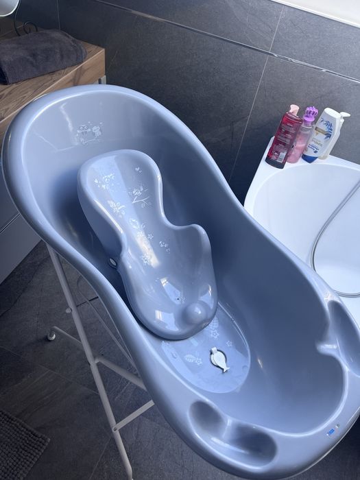 Wanienka ze stelazem dla niemowlaka