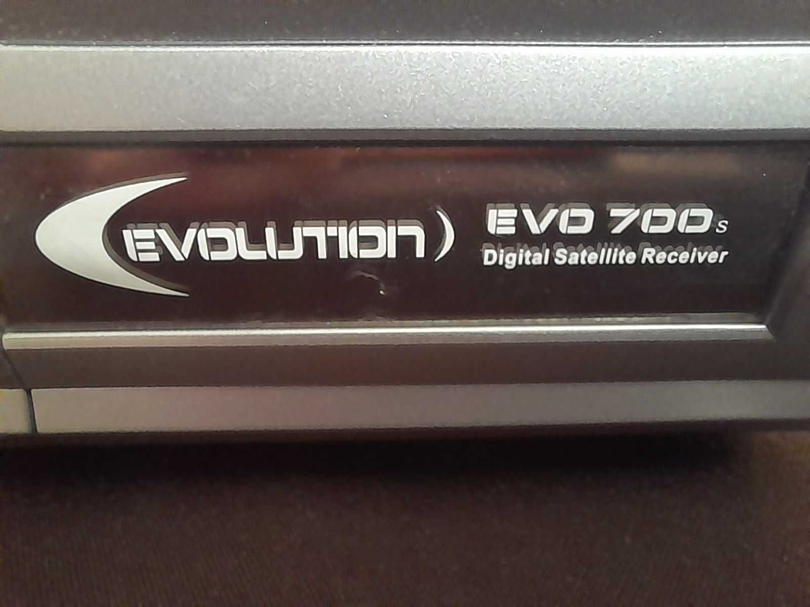 Цифровой спутниковый ресивер Evolution EVO 700S