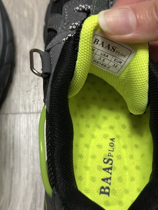 Дитячі  кросівки