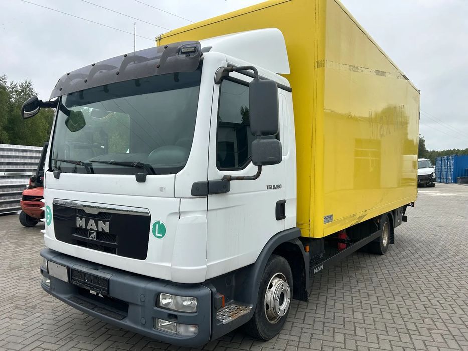 MAN TGL 8.180  MAN TGL 8.180 Euro 5 bez adblue Kontener z windą