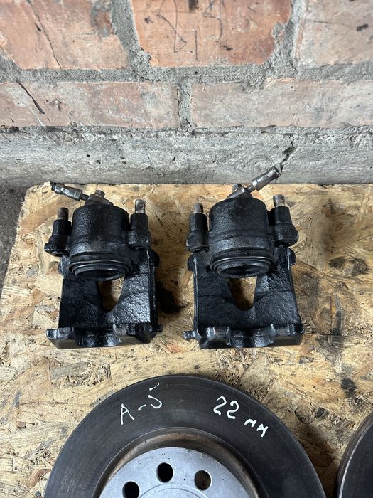 Диск Супорт Колодки Октавія А-5 Тоуран Кадді Гольф5 Oktavia A-5 Golf 5