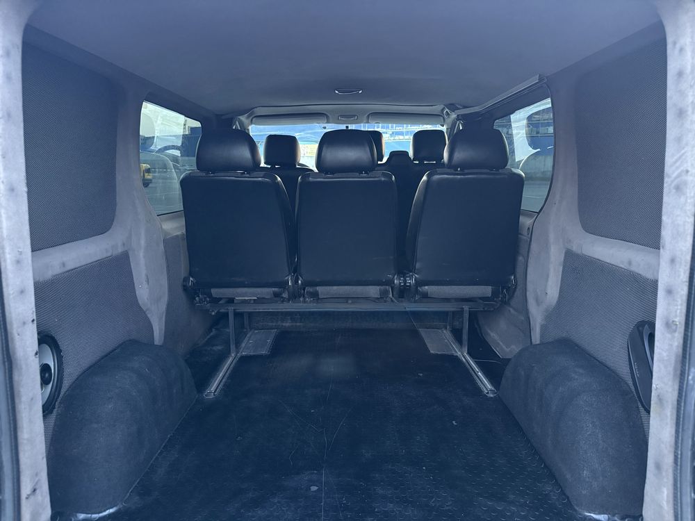 Бус Opel Vivaro 2006 (1.9dCi) мінівен, можливий обмін vito, trafic, t5