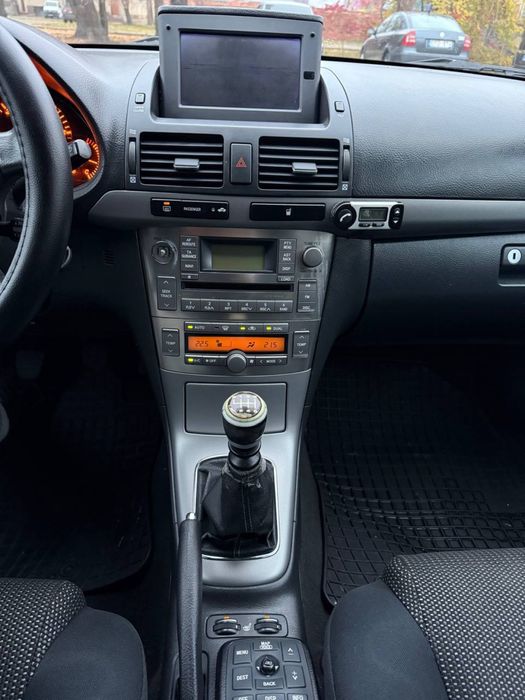 Toyota Avensis 2008р restayling 2,2d механіка 6ступка ідеальний стан