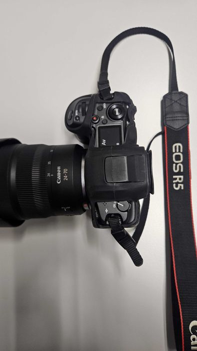Canon EOS R5 + RF 24-70mm f/2.8L IS USM + Acessórios excelente estado