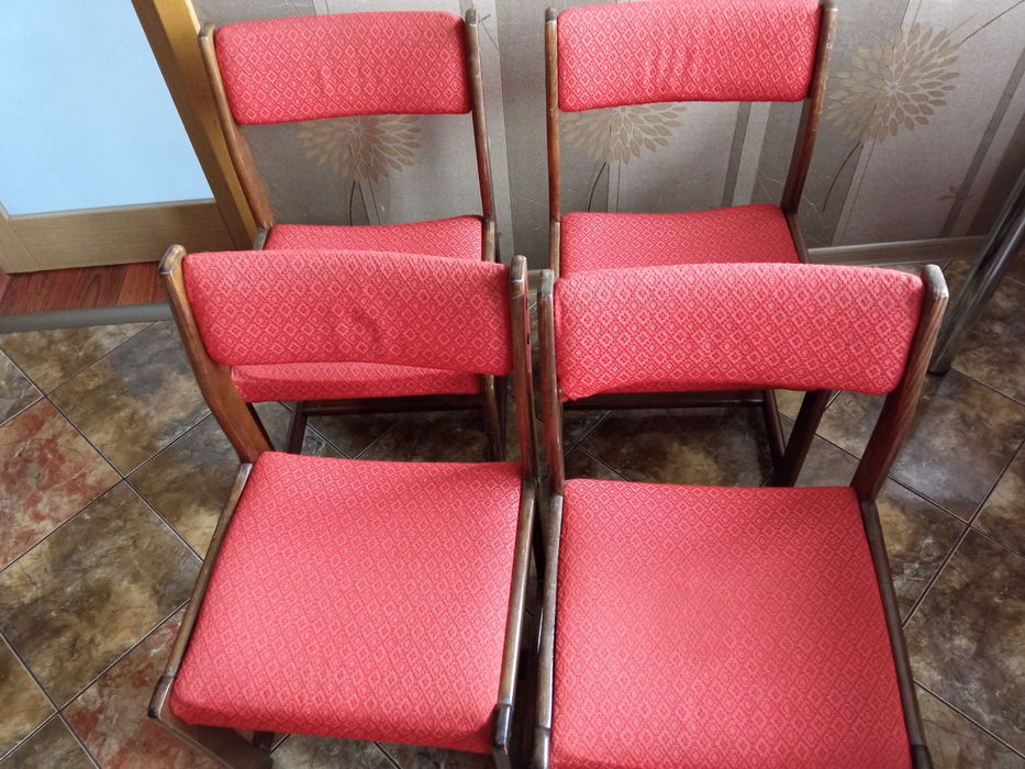 Krzesła. Krzesła drewniane. 80zł/4szt