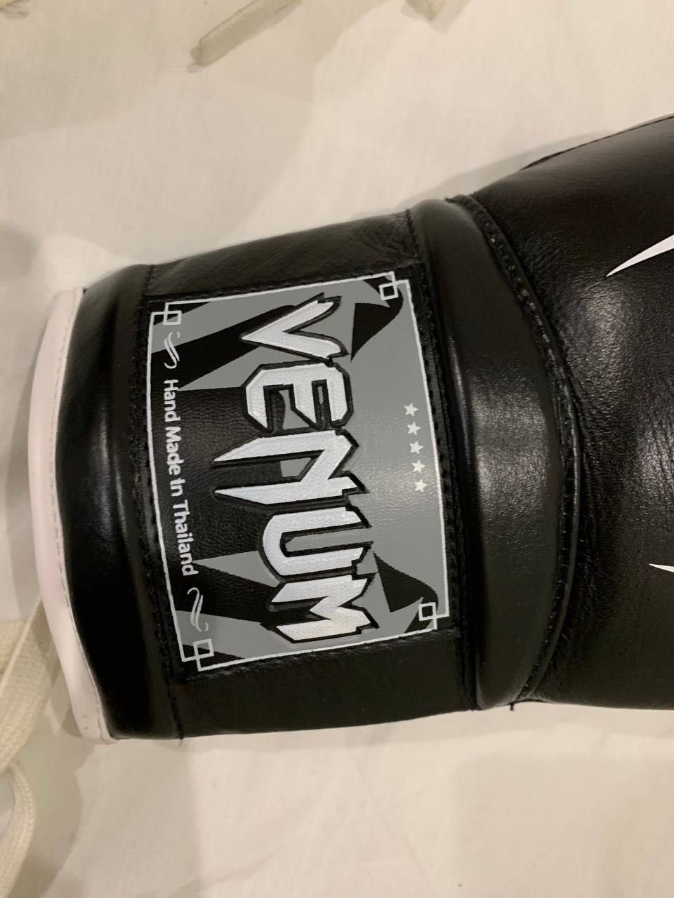 Боксерські рукавиці Venum Giant 3.0 Pro boxing gloves