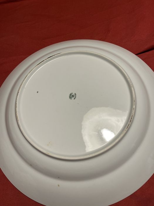 Prato da vista alegre de um servico antigo dos anos 80 . Tem 33cm de d