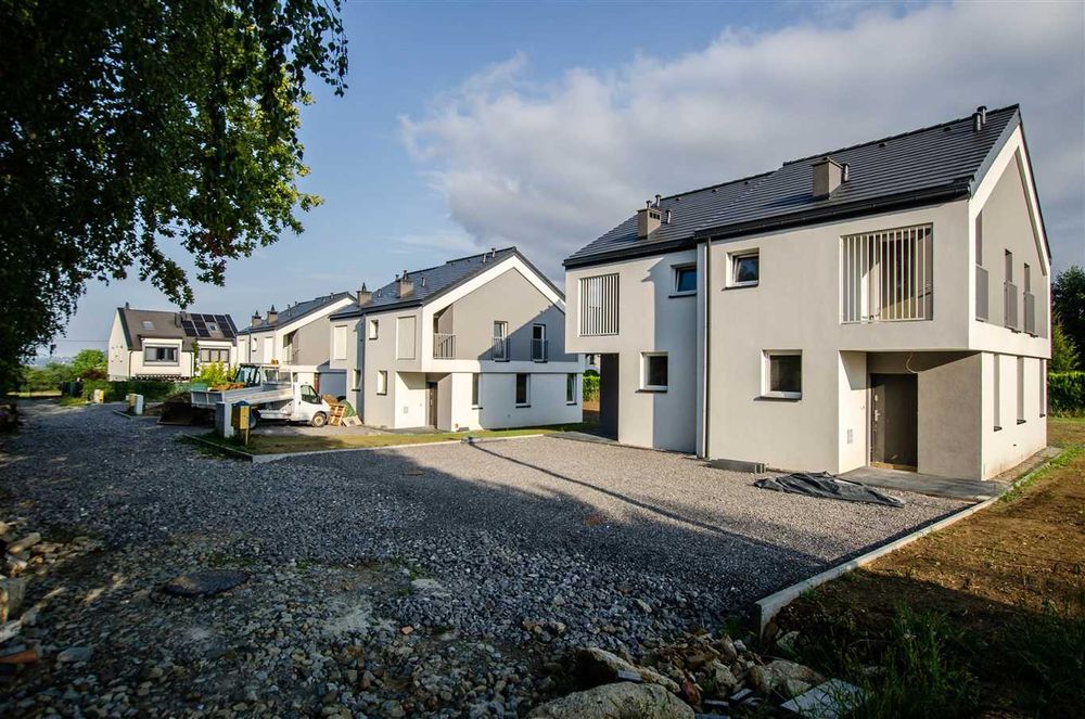 Nowa inwestycja przy lotnisku - bliźniaki