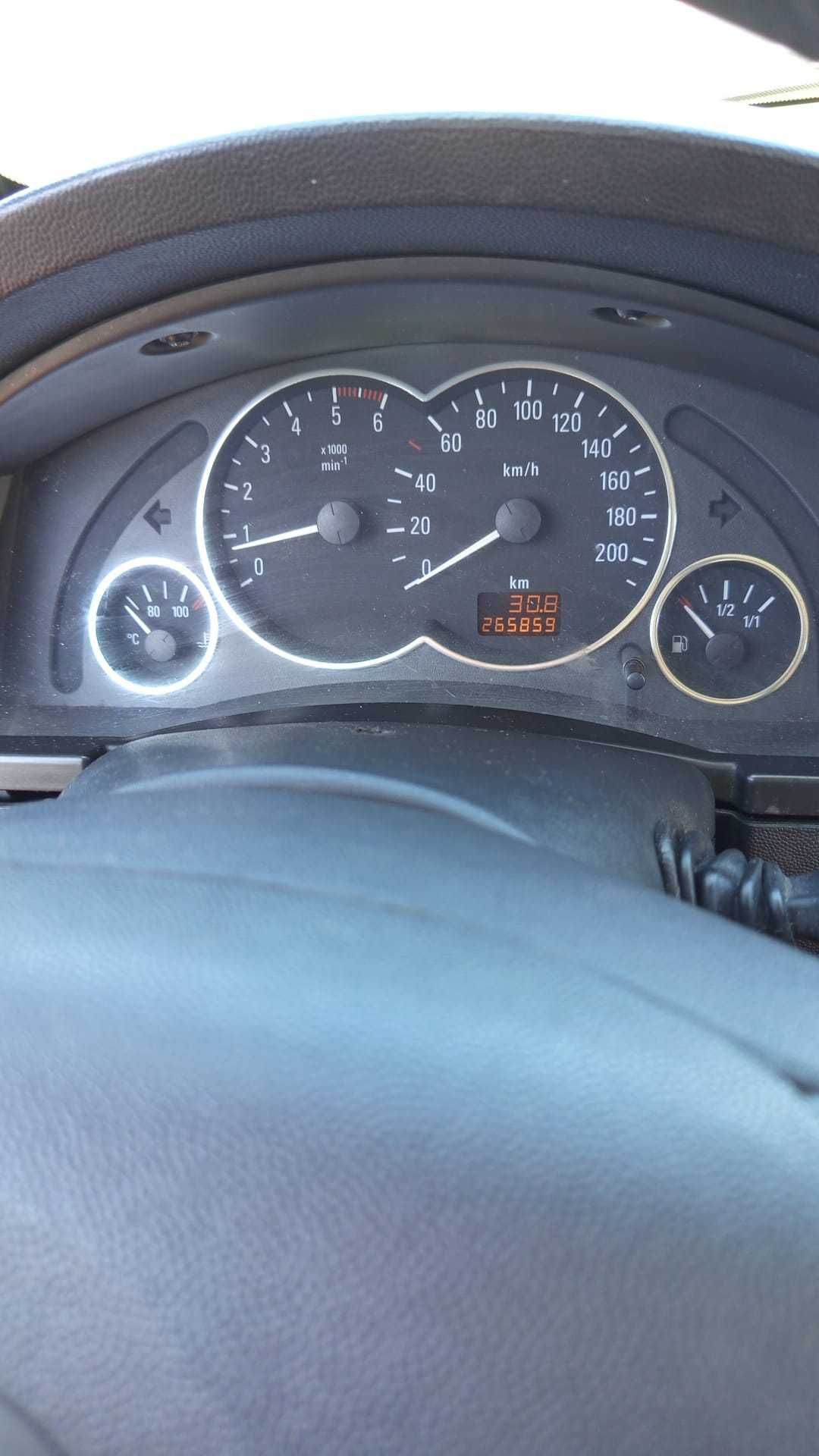 Opel meriva muito boa