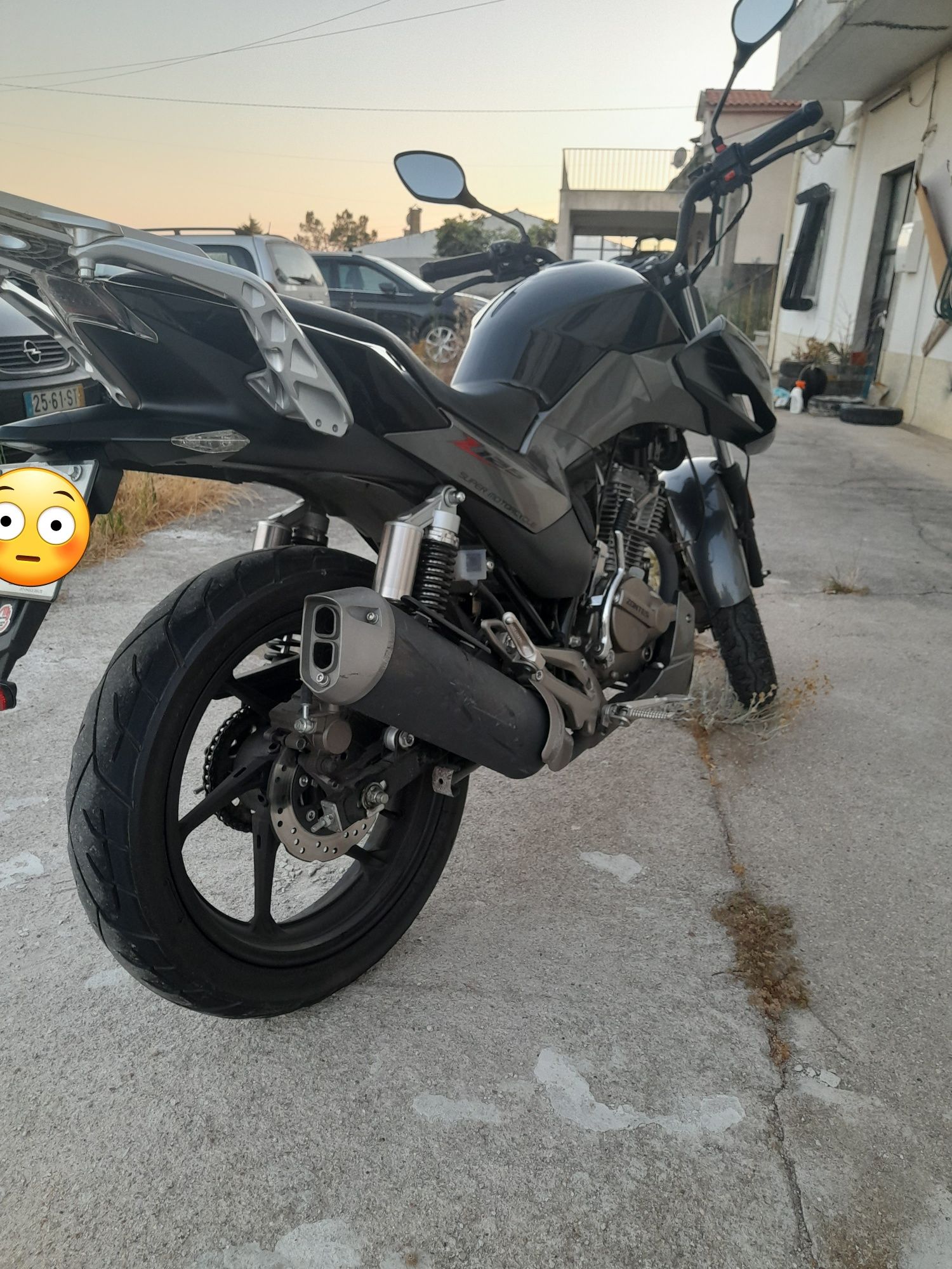 ZONTES 125cc Supermotocycle