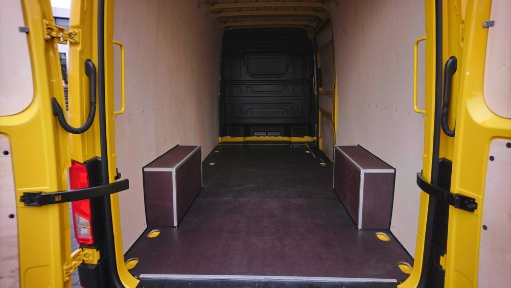Zabudowa busa busów VW Crafter L5H3 sklejka