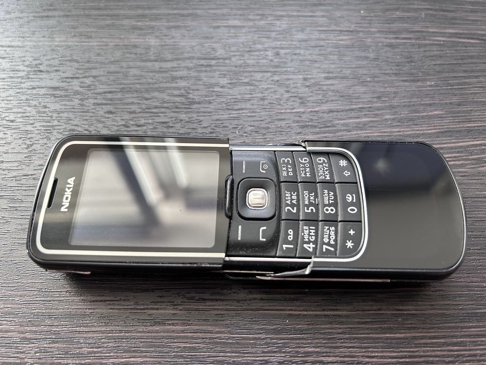 Телефон Nokia 8600 Luna