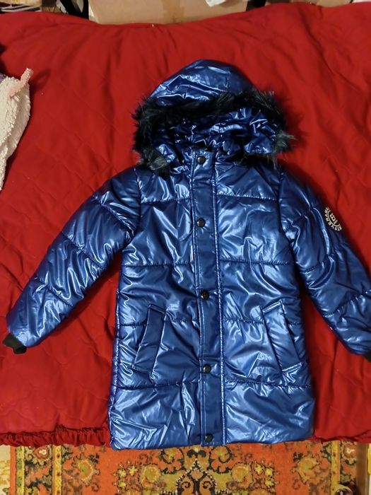 Продам куртку девочка