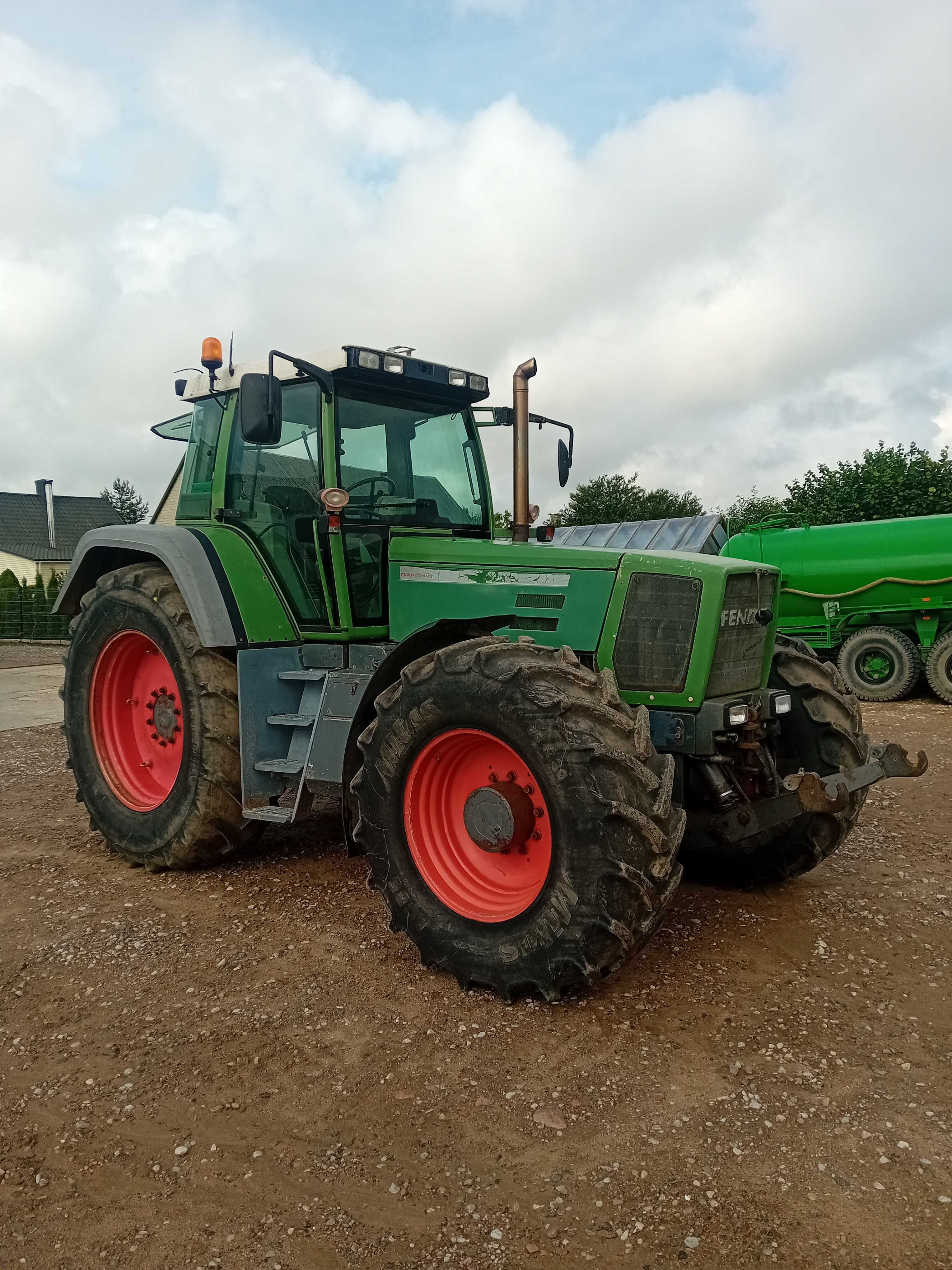 Fendt 824 Favorit pneumatyka tuz wom opony 70 %sprzedaż prywatnaBrutto