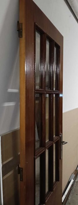 Porta com vidros tipo espelho