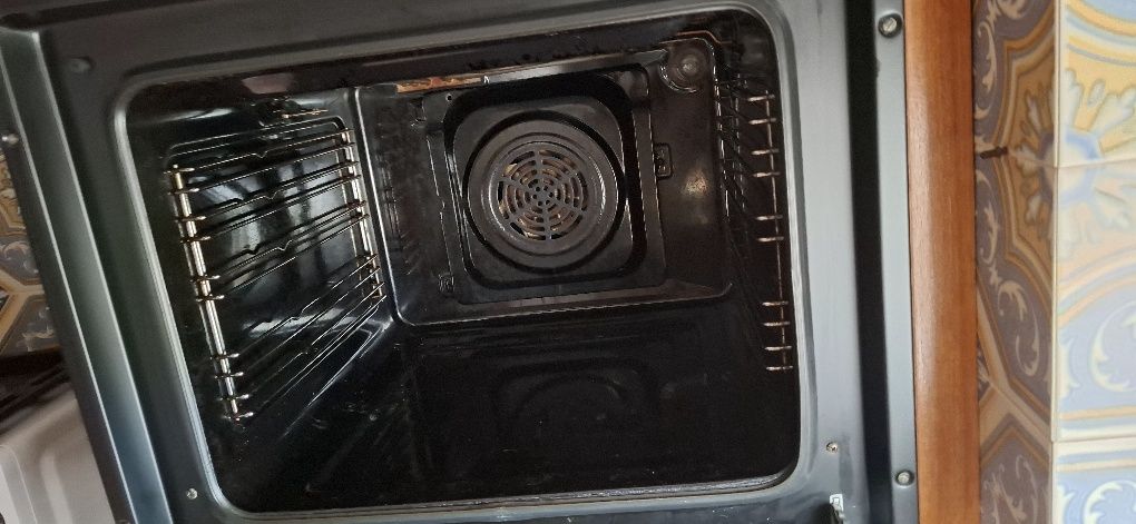Vende-se forno jocel perfeitamente funcional