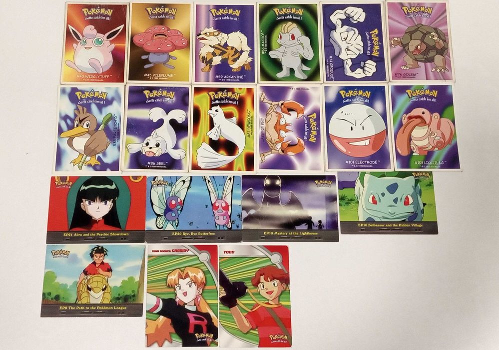 Caixa Pokemon Super Mário - cartas Pokemon topps 2000 e cromos boomer