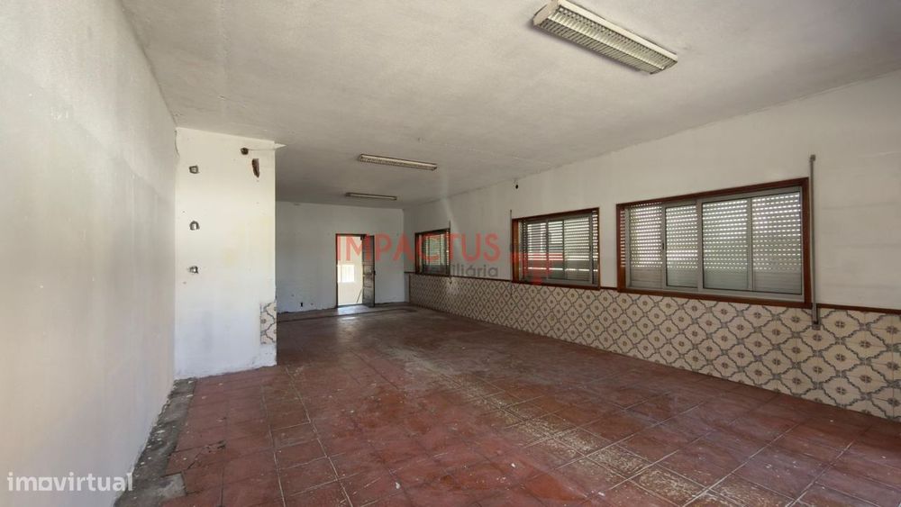 Loja para comércio no Castêlo da Maia