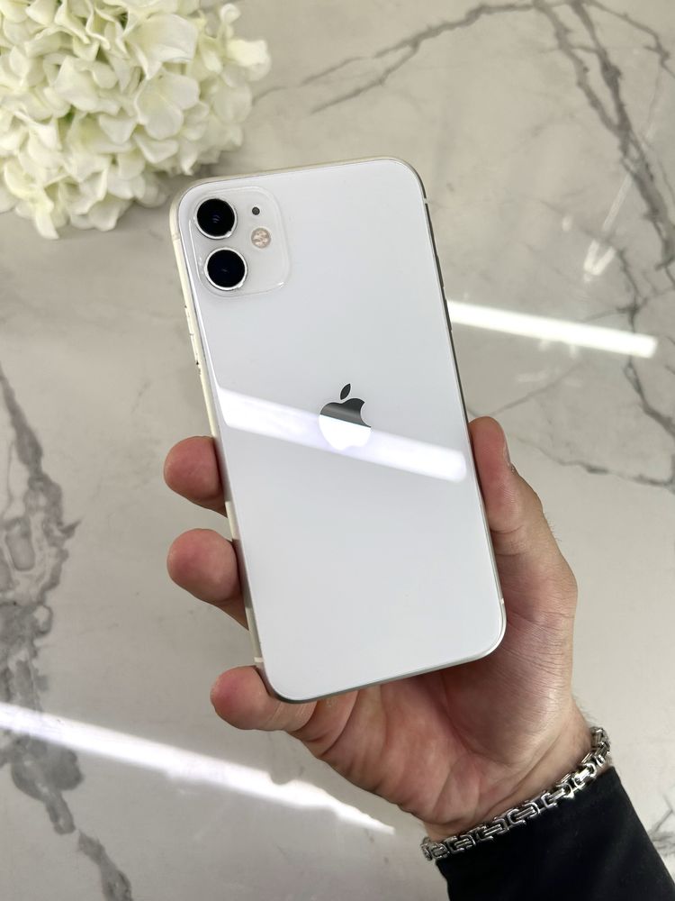 Чудовий iPhone 11 Silver Neverlock (Магазин Гарантія) 64GB