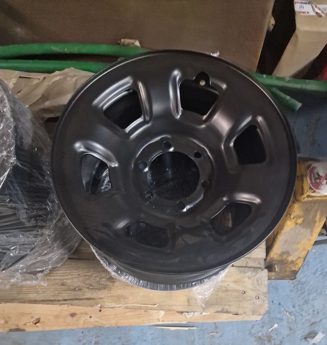 Felgi Stalowe 6x139.7 r16 8jj Nissan Toyota