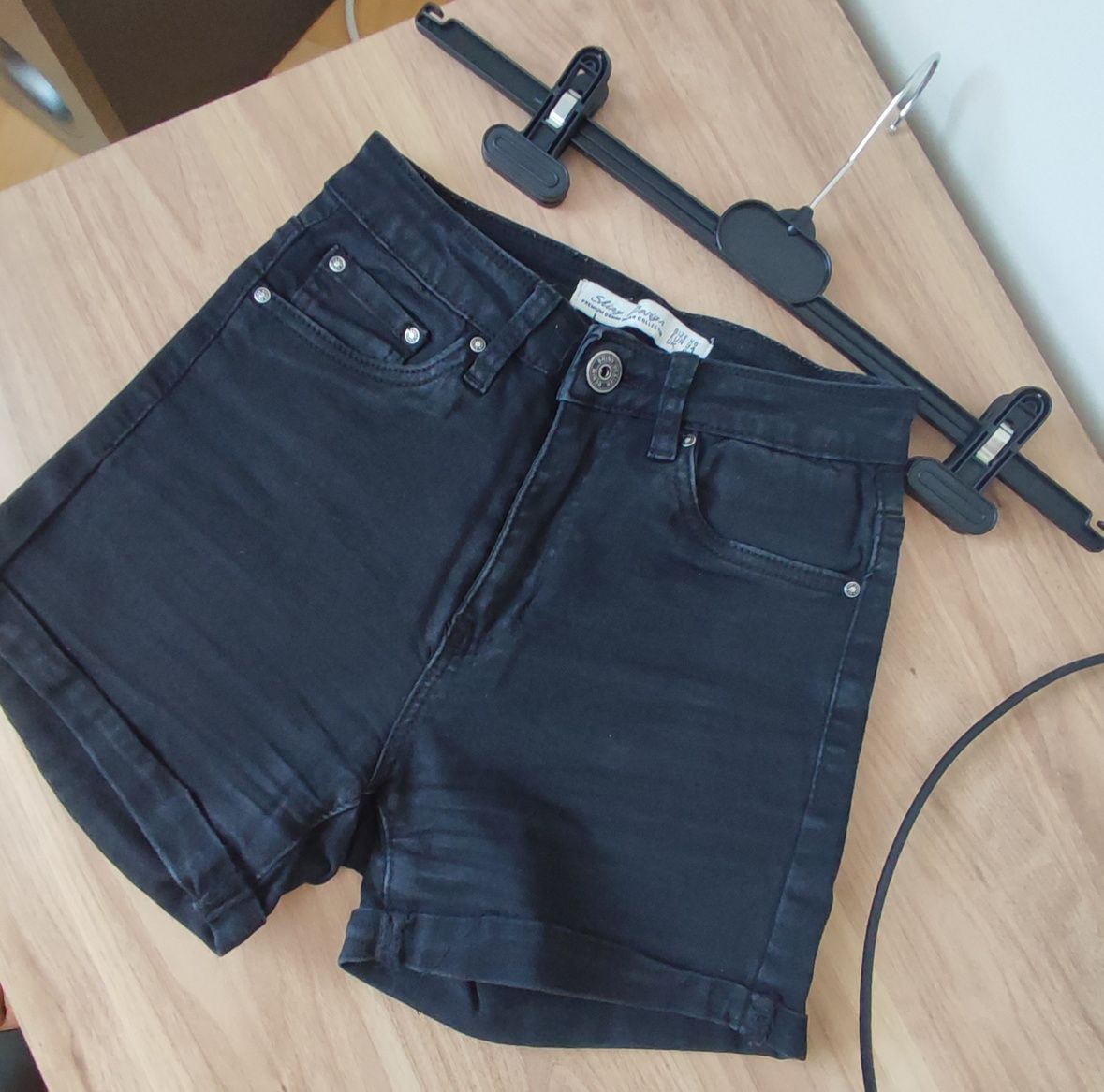 Spodenki czarne XS 34 Skiny wysoki stan szorty