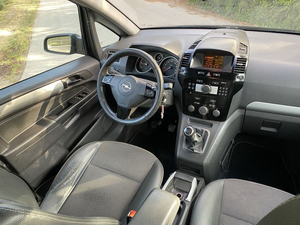 Na Sprzedaż Opel Zefira 1.9 tdi 2010rok Dobry stan zamiana
