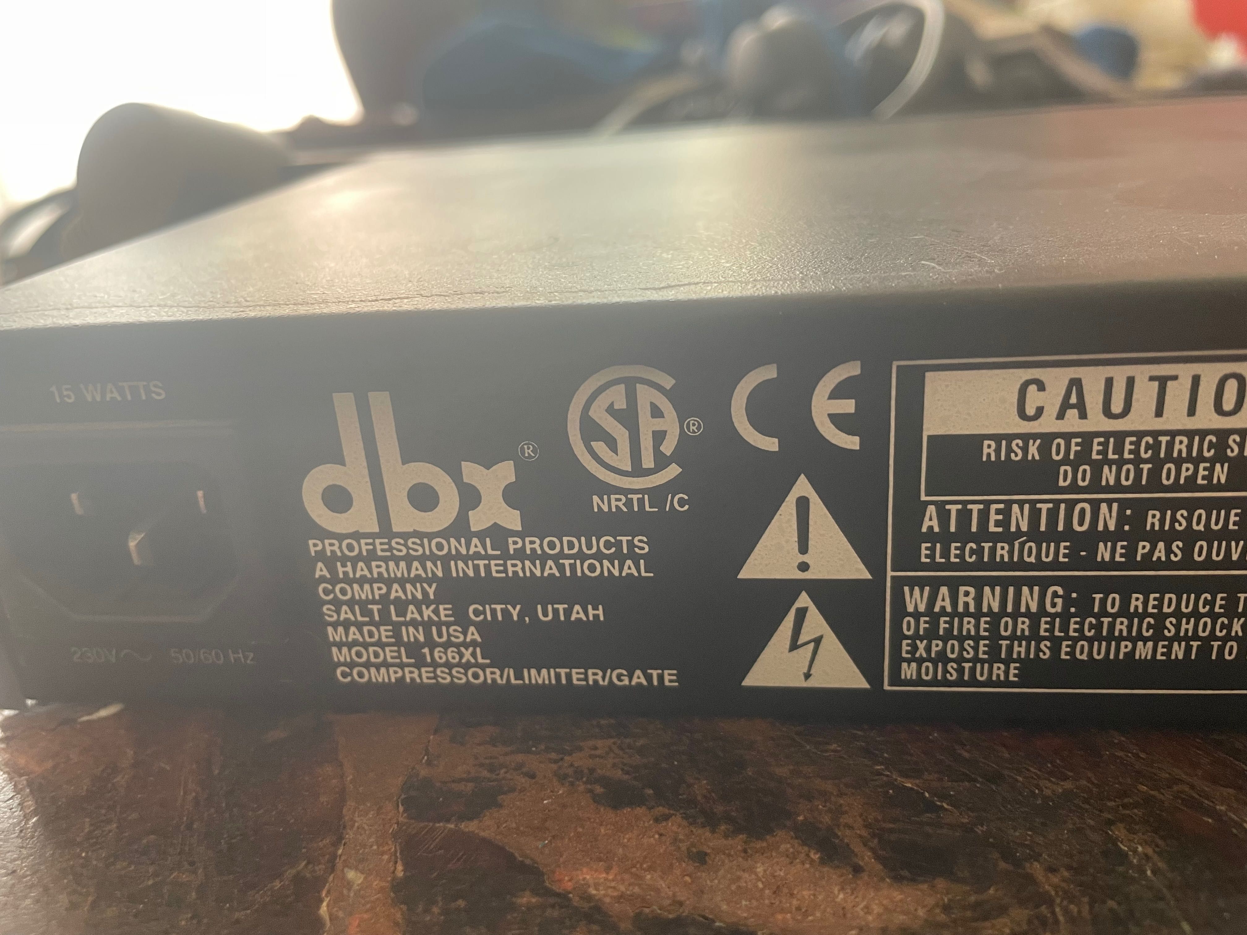 Compressor/limiter/gate dbx 166XL