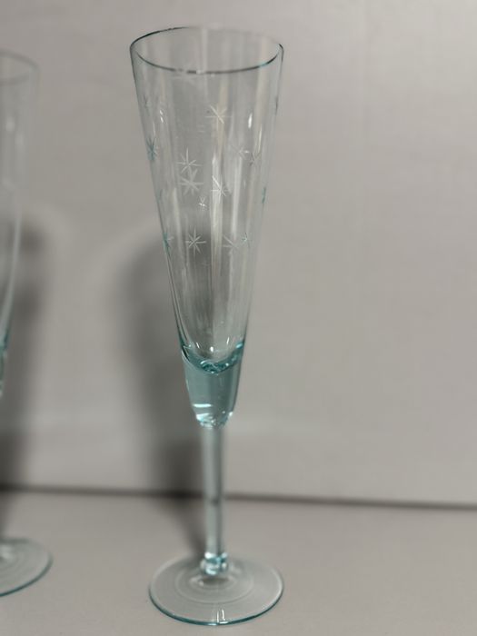 Вишукані келихи коліру зимового неба. Бокали. Ціна за три.