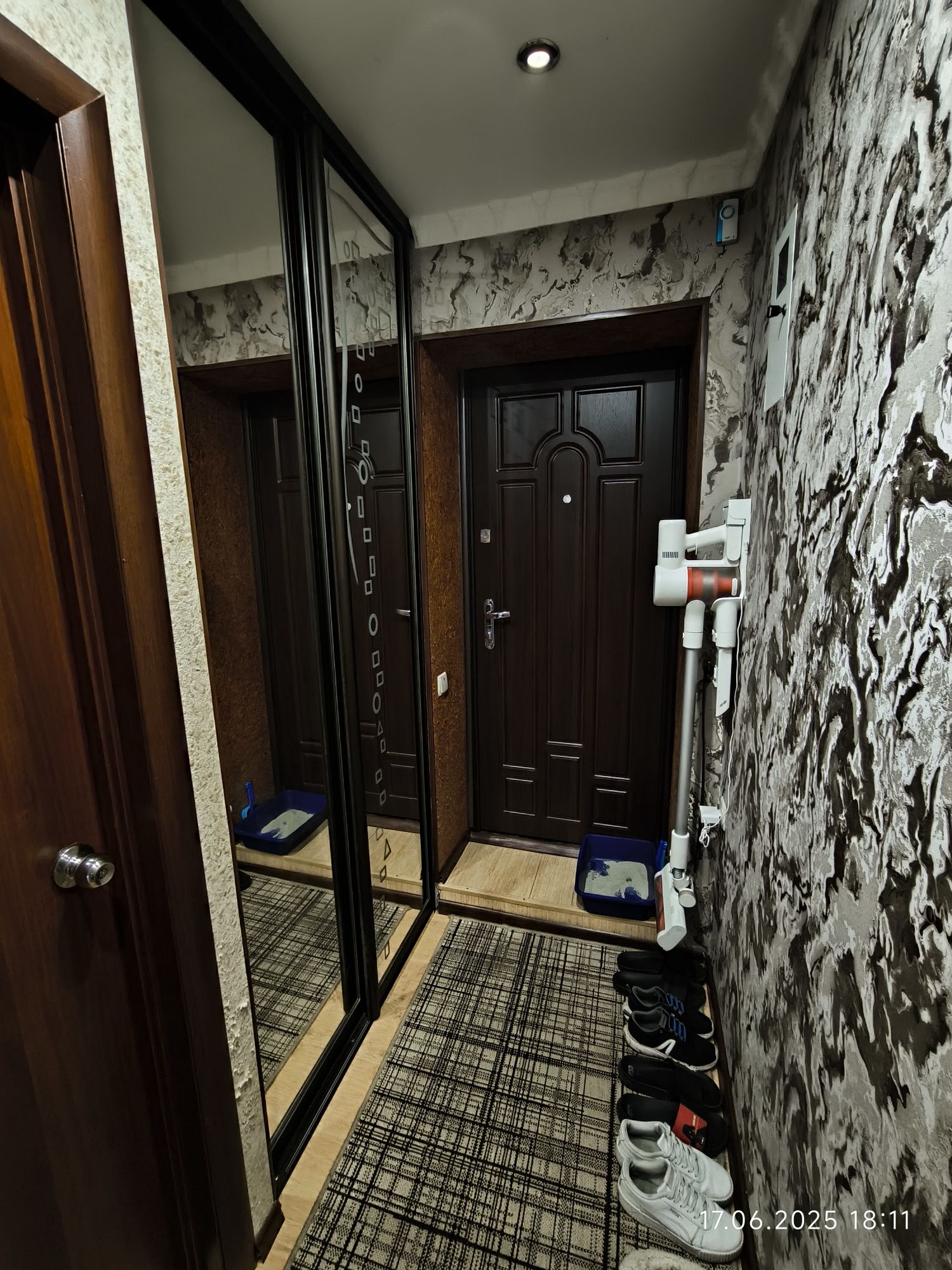 Продається 2-кімнатна квартира в центрі Конотопа