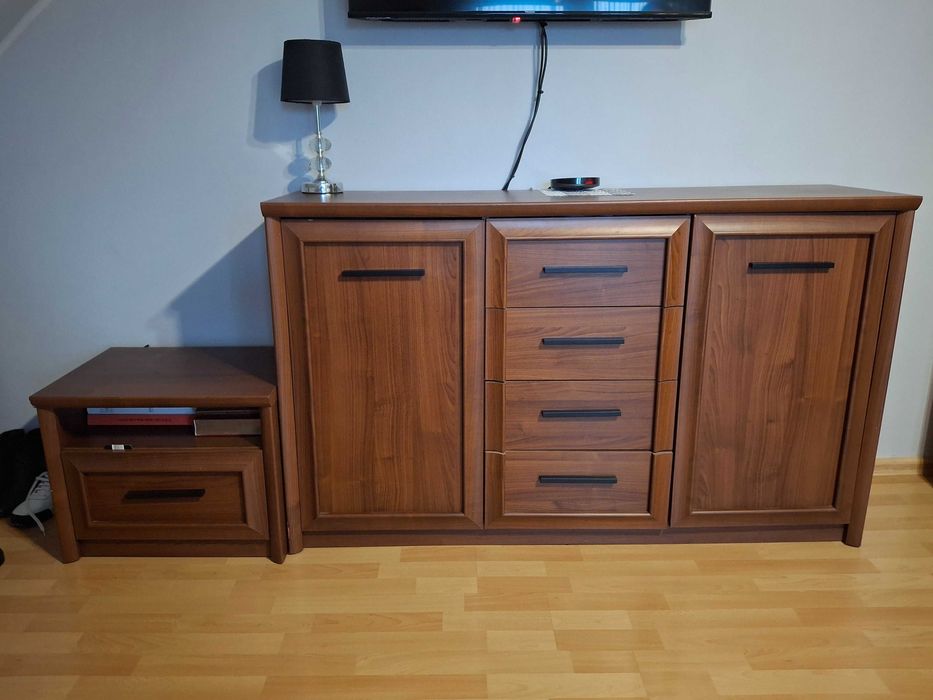Szafa, komoda oraz 2 nakastliki