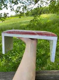 Підставка (підлокітник) для манікюру з дерев'яними ніжками