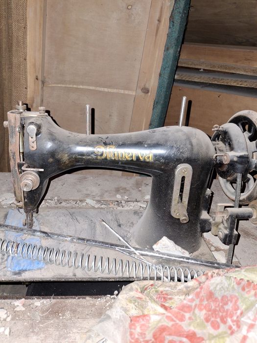 Швейная машина Минерва