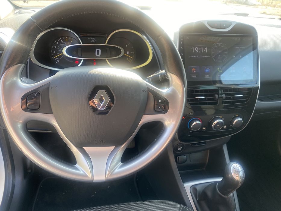 Renault Clio TCE Sport Tourer 2015