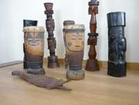 arte africana cinzeiros crocodilo tamburetes (RESERVADO)