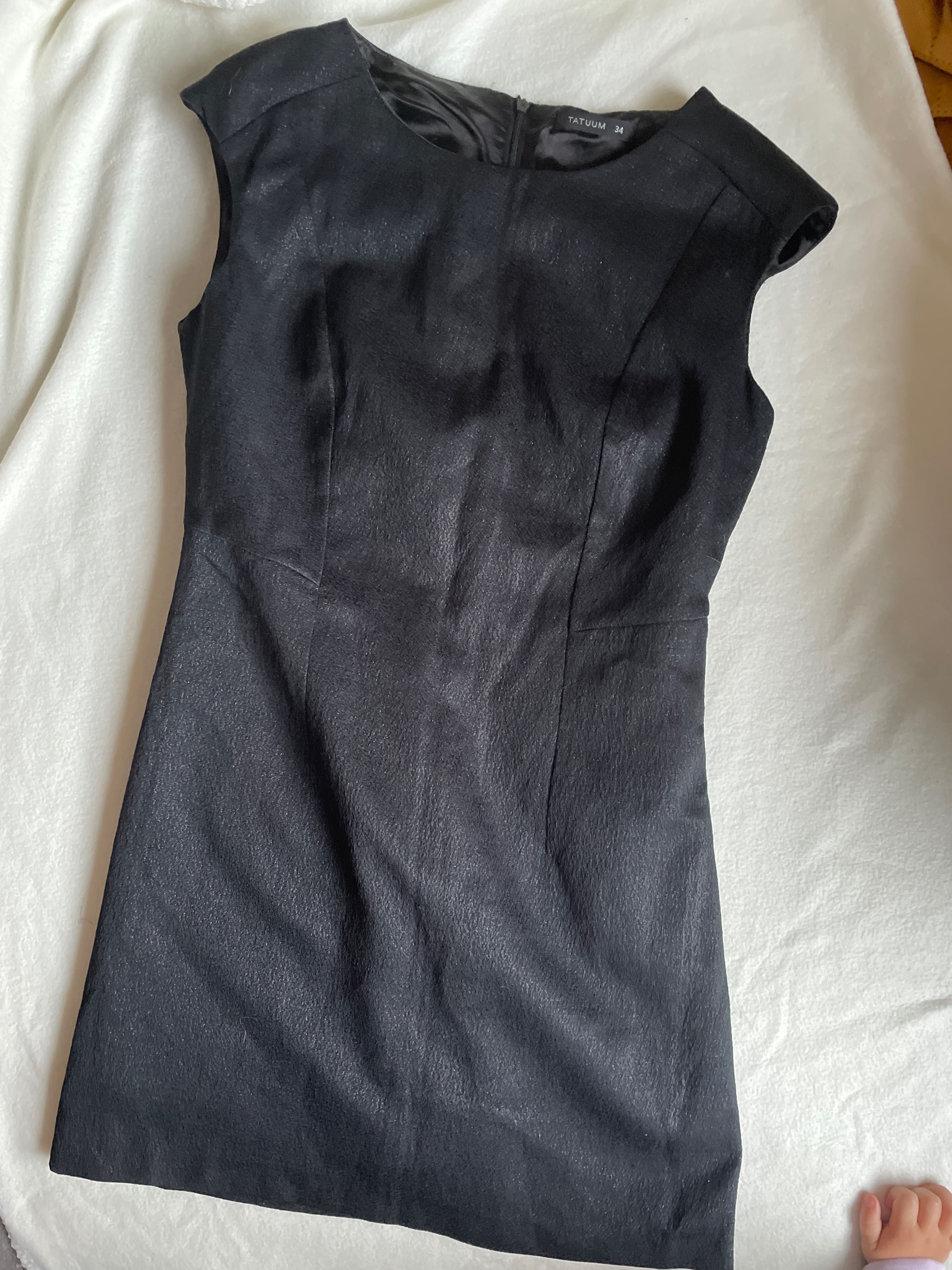 Sukienka elegancka czarna