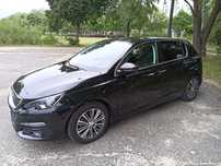 Peugeot 308 z niskim przebiegiem.