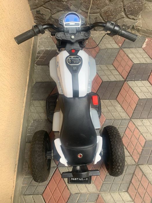 Дитячий трицикл .