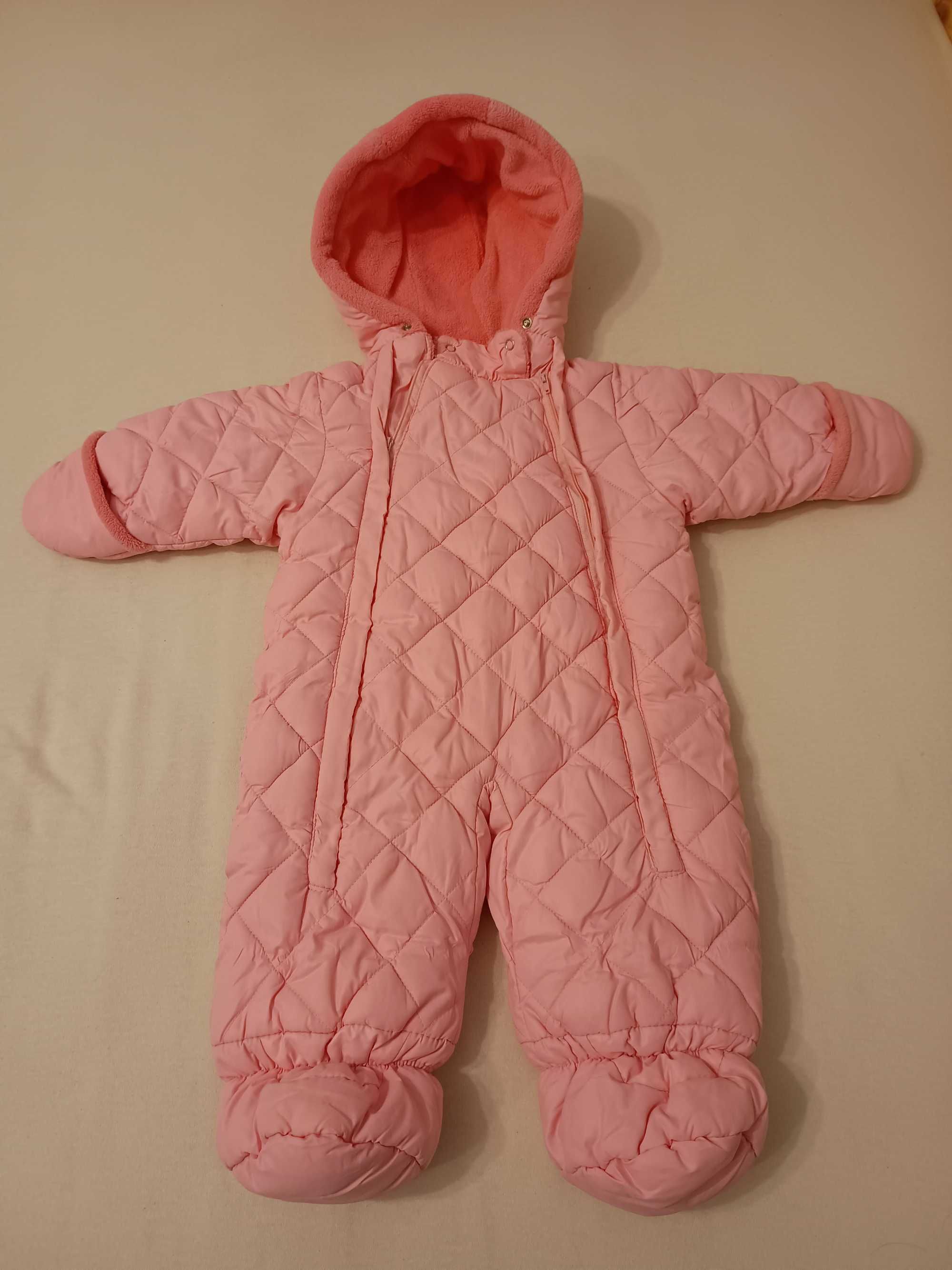 Kombinezony zimowe 4-9M
