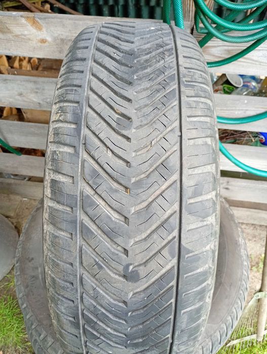 4 szt Opony wielosezonowe 215/55 16