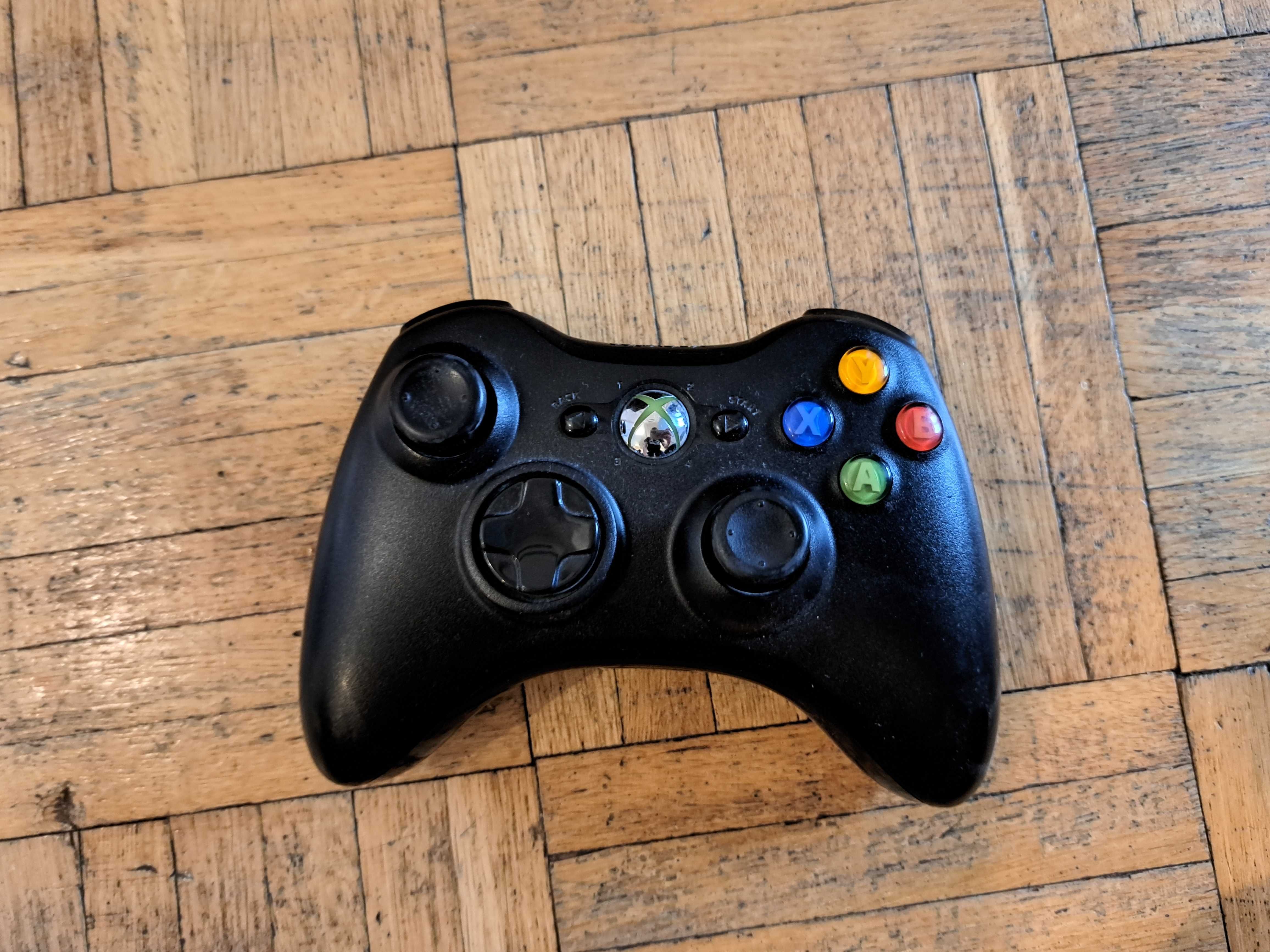 Xbox 360 + 3 gry + dysk 120 GB +zasilacz