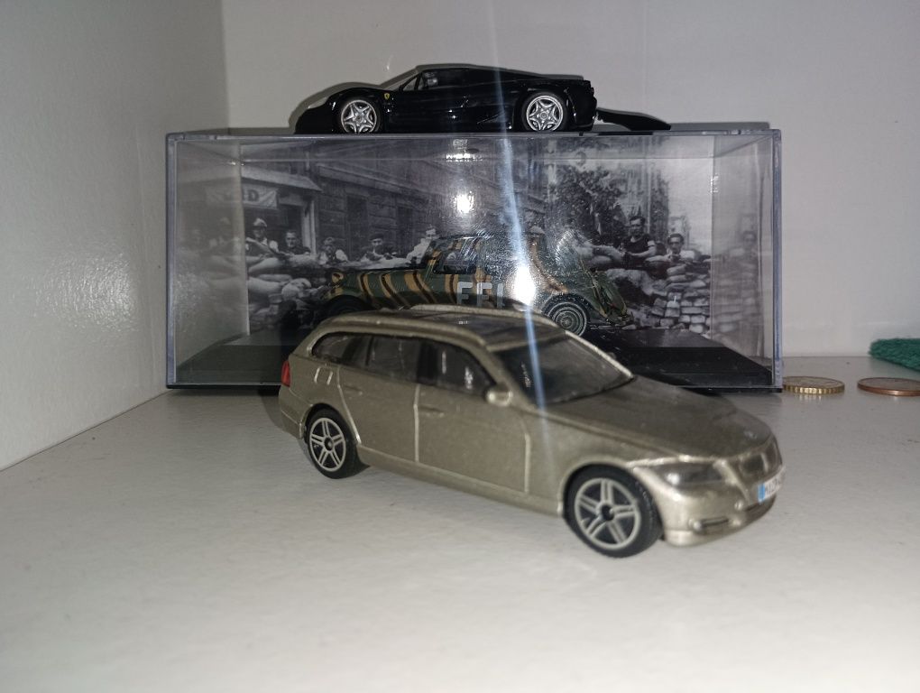 Carros miniatura a escala