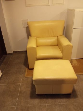 Fotel skórzany z podnóżkiem