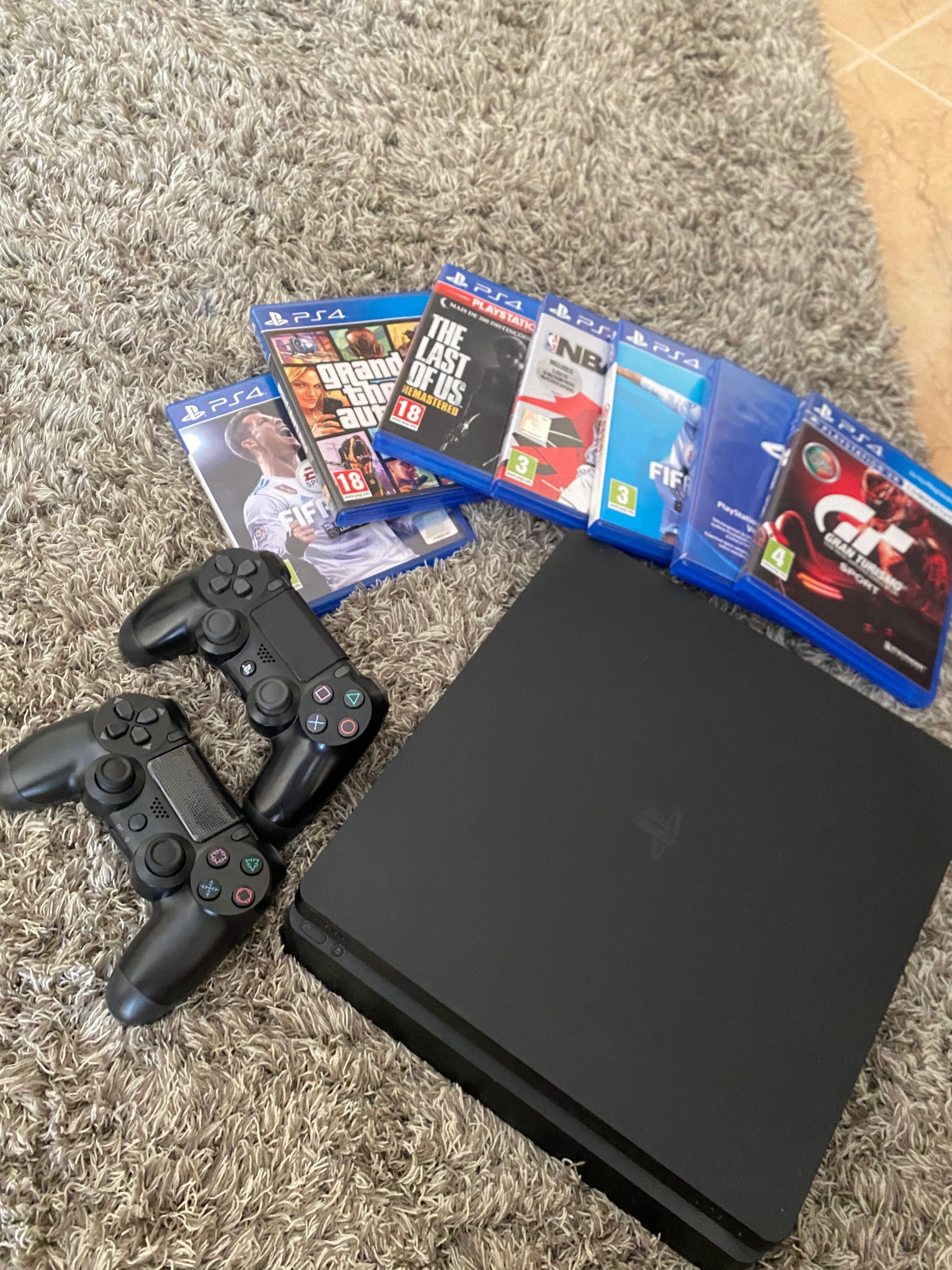 PS4 novo sem marcas de uso