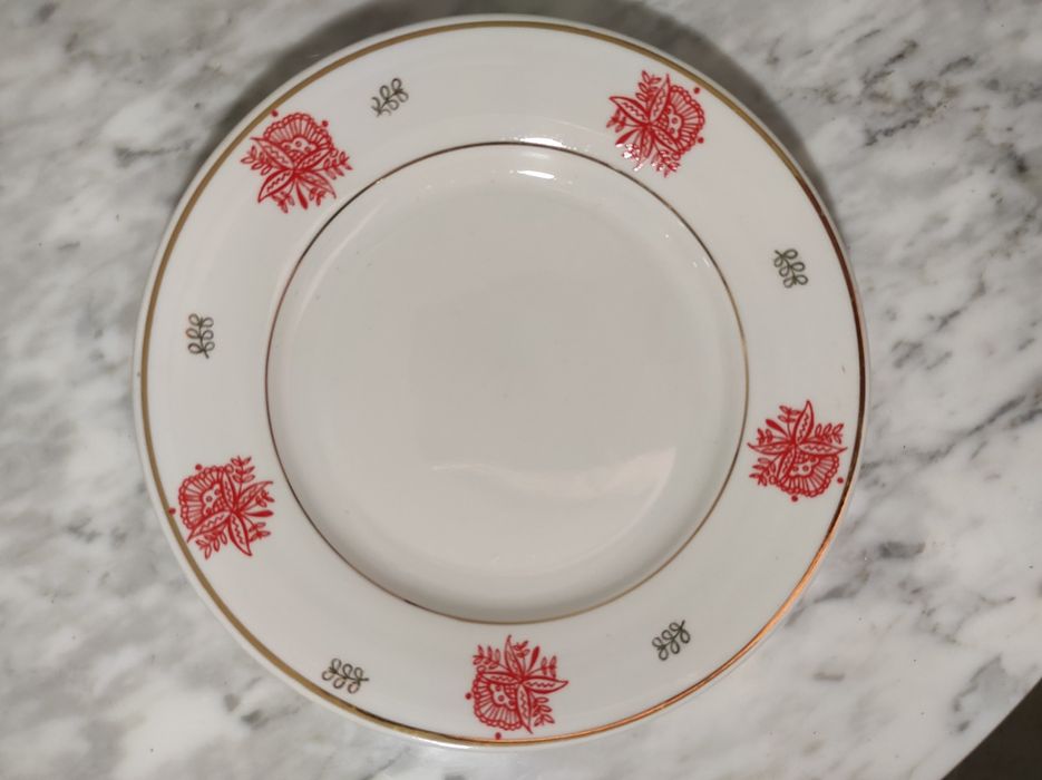 Дружковка тарелки для второго красные и синие